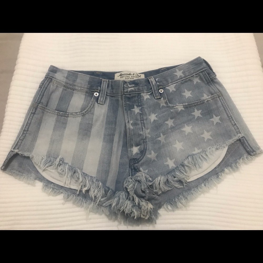 Abercrombie & Fitch Festival Shorts
